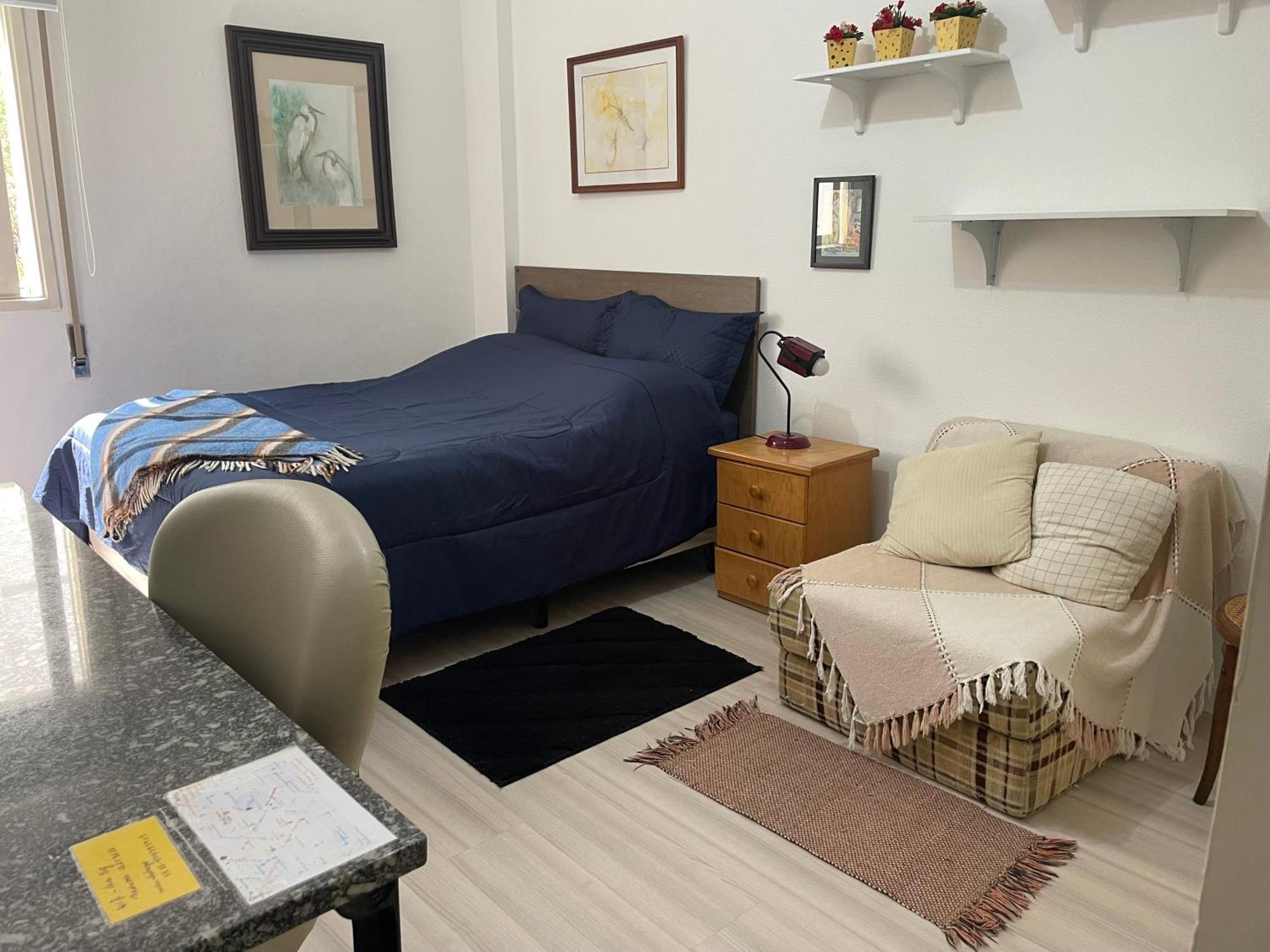 Homestay Com Area De Trabalho