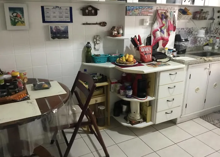 Quarto Com Area De Trabalho